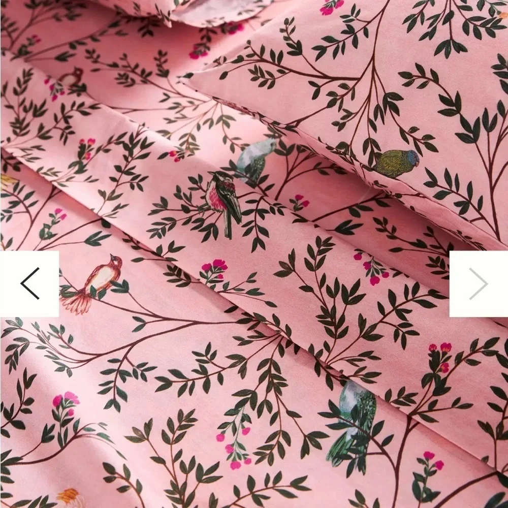 - Anthropologie Prianka full/Queen Fitted Sheet x1 new out of package Bedd…